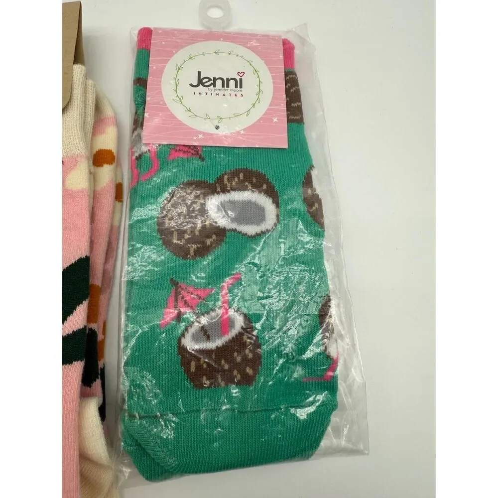 4 pairs of  women's socks